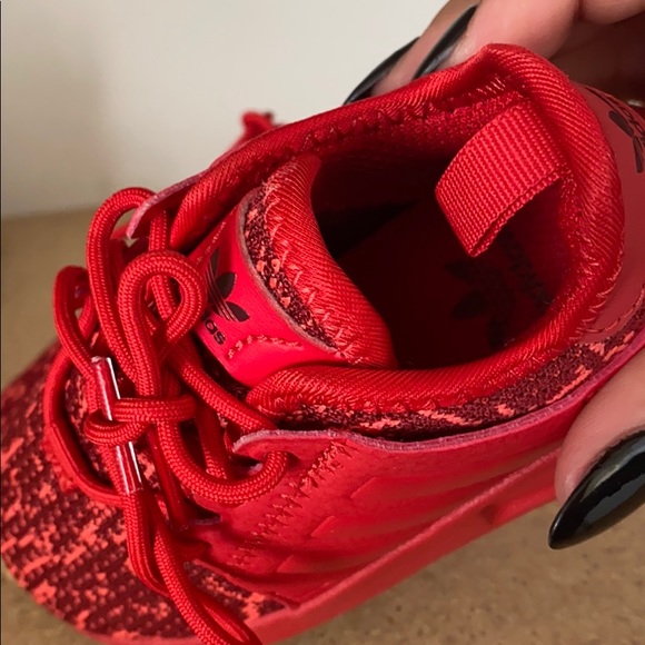 Toddler shoes size 5 - Picture 3 of 6